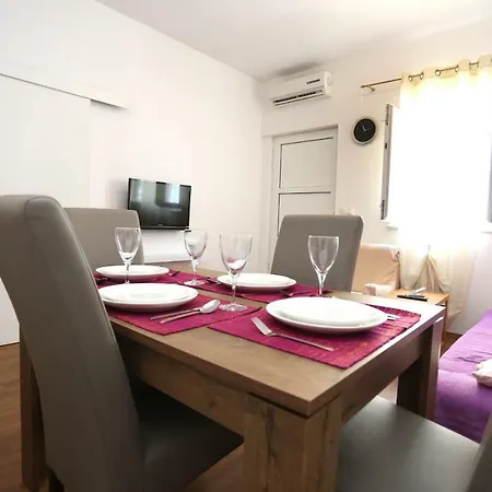 Apartment Lara