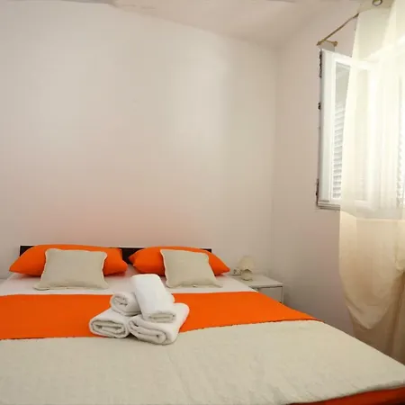 Lara Apartment