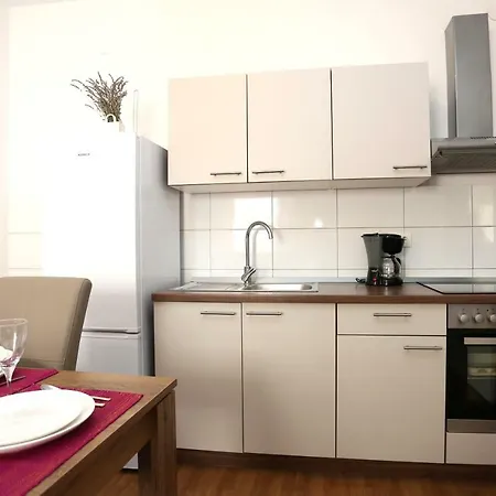 Apartment Lara *